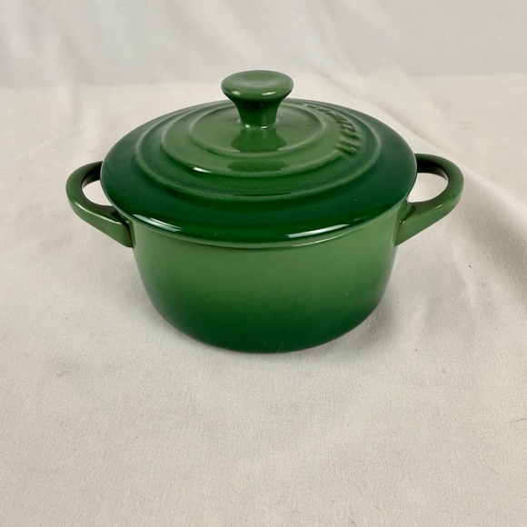 NWOT Le Creuset Green 8 oz Mini Round Cocotte w Lid Excellent Gift Condition - Picture 1 of 13